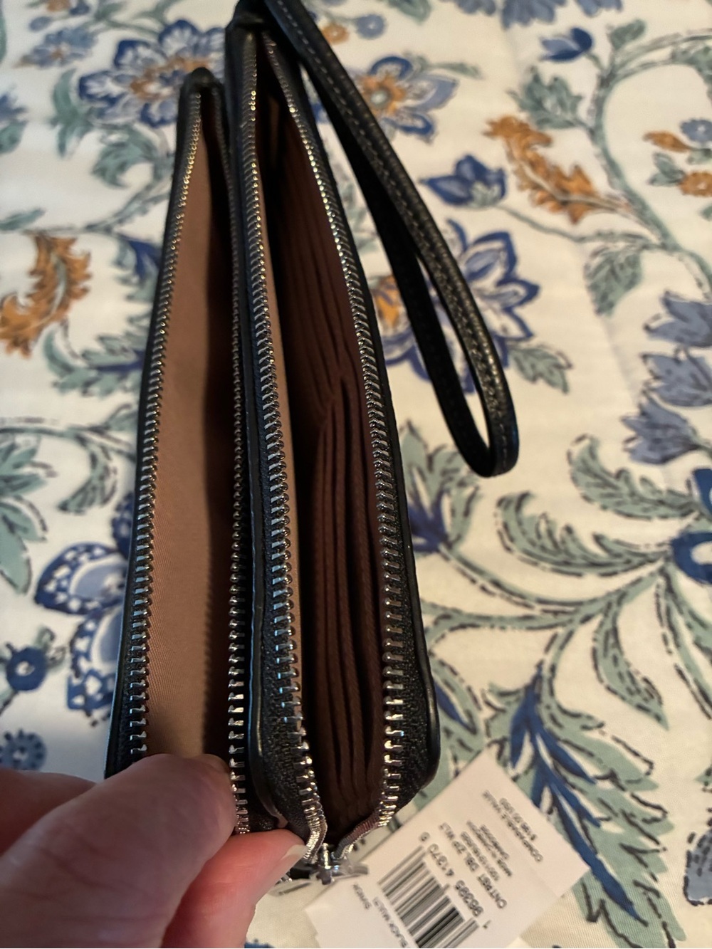 Coach Pebbled Leather Wristlet in Cream and Black - Picture 5 of 8